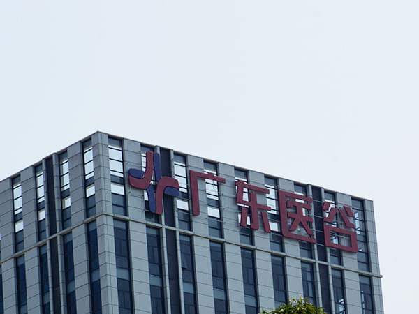 樓體大型發光字戶外宣傳效益-廣州卓盛標識